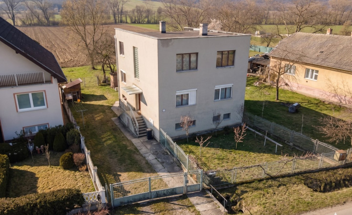PODLUŽANY - dvojpodlažný rodinný dom / pozemok 1.897 m2