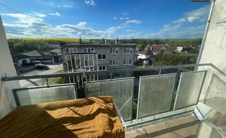HORNÉ NAŠTICE - Priestranný 3-izbový byt s balkónom / 74 m2 - fotografia 6