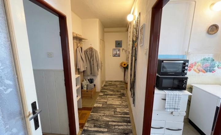 HORNÉ NAŠTICE - Priestranný 3-izbový byt s balkónom / 74 m2 - fotografia 5