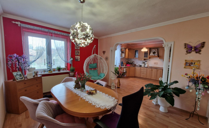 BN – Obec  PEČEŇANY – PEKNÝ – 4 – izbový  dom  v  tichej časti, nádherný pozemok 1.501 m2 - fotografia 3