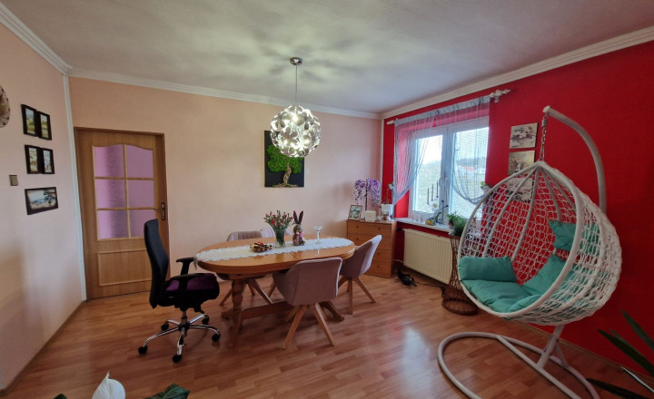 BN – Obec  PEČEŇANY – PEKNÝ – 4 – izbový  dom  v  tichej časti, nádherný pozemok 1.501 m2 - fotografia 4