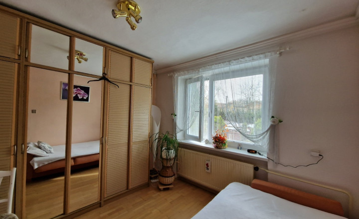 BN – Obec  PEČEŇANY – PEKNÝ – 4 – izbový  dom  v  tichej časti, nádherný pozemok 1.501 m2 - fotografia 9