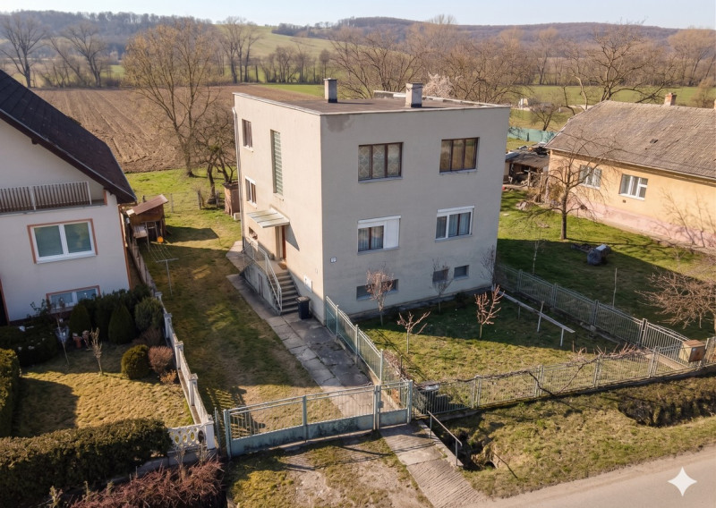 PODLUŽANY - dvojpodlažný rodinný dom / pozemok 1.897 m2